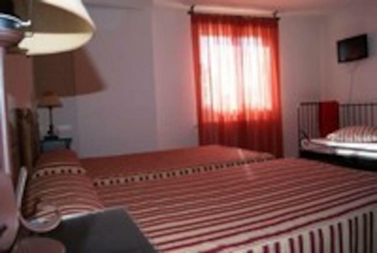 Casa Rural El Sauce. A 2,5 Km De Cuenca Capital Nohales Ngoại thất bức ảnh
